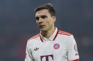 英媒:拜仁不租借帕利尼亚只接受永久转会,球员不想离队