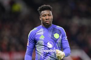 开云体育-中国官网登录入口-身价2500万!英媒:曼联可能将奥纳纳卖去沙特,他在赛季初被弃用