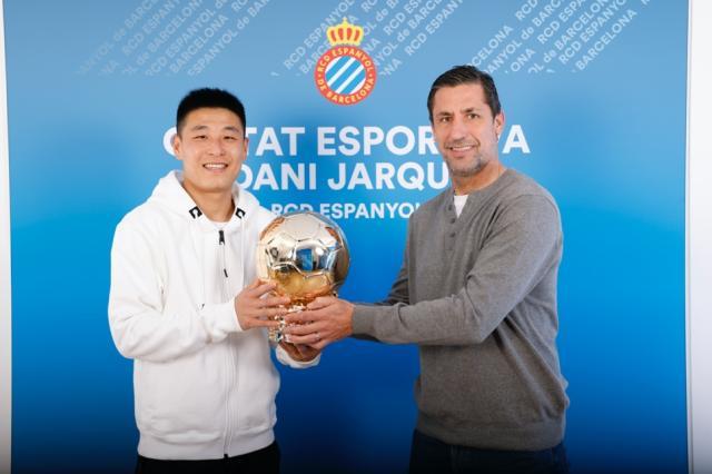 开云体育-中国官网登录入口-2021中国金球奖揭晓 武磊再夺魁 王霜第四度捧杯