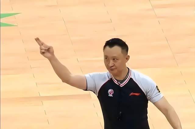 开云Kaiyun官网入口-闫军被撤销国际裁判并非意味着天亮了，在CBA，他依然呼风唤雨